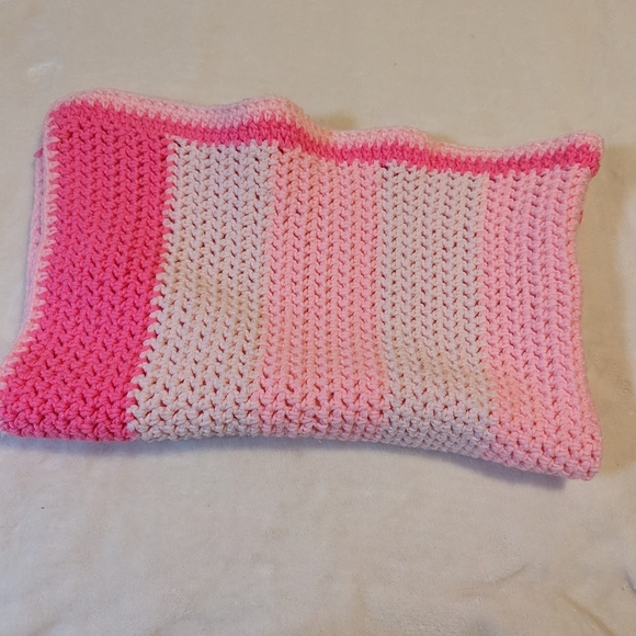 💞2/$20 Crocheted Blanket - Picture 4 of 5